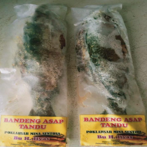 Bandeng Asap Rp. 20.000
atau Rp.
15.000
(Tergantung
Ukuran)