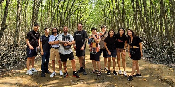 Paket Wisata Keluarga Menyediakan paket yang cocok untuk wisata keluarga, dengan tur yang lebih ringan dan kegiatan yang cocok untuk anak-anak.